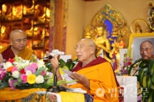 겔룩빠 큰 스승 샤르빠 최제 린포체 방한