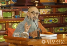 종로 대각사 주지 동봉 스님