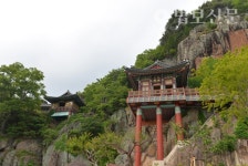 구례 사성암,  마애약사불 아래 기도도량 우뚝