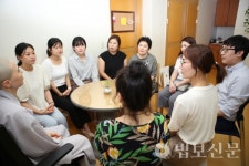 (주)독곶청년회 | 미소원 청년회, 동국대 불교 전공생에 장학금 '인재 불사'