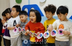 서울 조계사, 산하어린이집에 크리스마스선물 전달