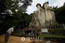 채석장 확대 추진에 국가 보물 마애불 붕괴 위기