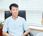 퇴행성 관절염, 무릎 관절 통증 발생 시 조기에 치료하는 것이 중요