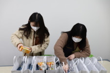 함박종합사회복지관, 관내 취약계층에 코로나19 안심키트 지원