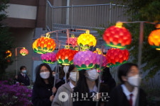 동대부속여자중고등학교, 전쟁 종식 기원하는 평화의 등 밝혀