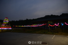 호국충경사, 3년만에 봉축 점등식