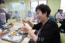 단양노인복지관, 어르신들에 여름철 보양식 제공