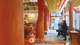 13. 기겁할 기둥들, 기막힌 탑과 불상: 대충의 파격과 불완전성