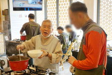 알록달록 사찰음식으로 오감 자극…호기심엔 장애가 없었다