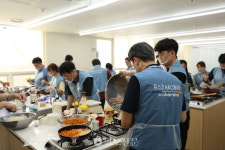 영통종합사회복지관, 포스코A&C와 어르신 밑반찬 나눔