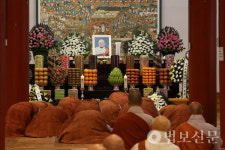 전 통도사 주지 목산당 지은 대종사 49재 막재 봉행