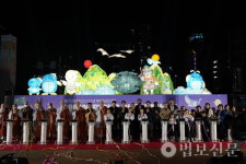 울산 태화강 연등축제, 힙한 불교로 장엄한 빛 나눈다