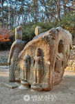 9. 경주 굴불사지 석조사면불상–동면 약사여래좌상