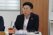 신한은행 목동지점, 일일시호일에 다문화가정 돕기 성금 500만 원