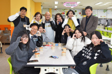 청소년 포교로 한 해 마무리...소원정사 도계 스님의  매콤달콤 떡볶이 전법