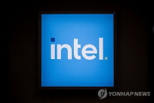 인텔, 새 CEO 영입으로 주가 15% 급등