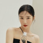 조이, 백스테이지 화보로 섹시미 뽐내