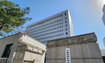 검찰, 김건희 여사 청탁 의혹과 관련해 전 행정관 및 샤넬 압수수색