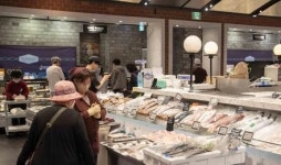 신세계백화점, 제철 해산물 할인 행사