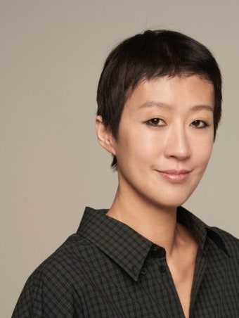 '빨간 옷' 홍진경, 정치색 논란에 사과