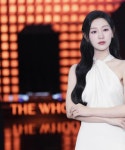 '닥터X: 하얀 마피아의 시대' 김지원, 순백 드레스로 화려한 비주얼 선보이다