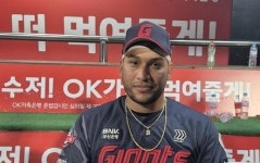 레이예스, 8경기 연속 멀티히트 기록하며 최다 안타 경신