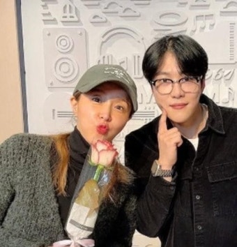 '싱글벙글쇼' 신지, 문원 결혼 소식 공개