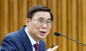 이종석 국정원장, 정보위원회 첫 출석