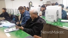 무안군, 70대도 스마트폰 사용 문제 없다고 전해라