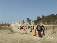 영광군 염산면, 두우리 해수욕장 해양쓰레기 대대적 수거
