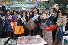 고창군, 설 맞이 전통시장 장보기 행사 열어