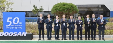 김관영 전북도지사 1호 유치 대기업 (주)두산  김제공장 준공...첨단 스마트 기기 부품 양산 본격화