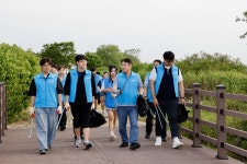 [광주시교육청] 광주 빛고을 학생기술봉사단, 극락친수공원 환경 정화활동 펼쳐