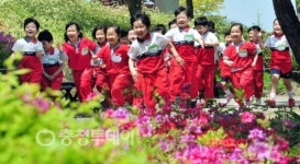 '신록의 5월' 어린이를 닮았다