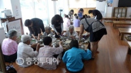 부여 청시면옥, 독거노인 초청 희망나눔