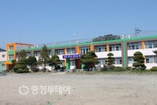 1교사 7자녀 결연맺고 情나누는 가족같은 학교