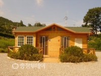 자연과 어우러진 공중화장실