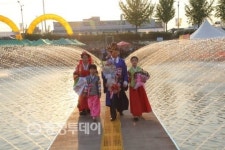보은 보청천에 현대판 오작교 탄생