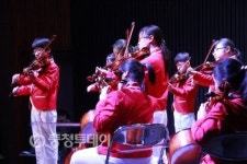 전교생 54명 시골학교 … 54인조 오케스트라 변신