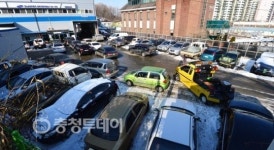 계속된 한파에 자동차들 병원행
