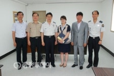 은행 직원 기지로 보이스피싱 막았다