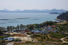 바다위 금빛다리… 몽돌의 속삭임… 그 섬에 빠져들겠네