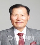 후배들 지원에 아낌없이 주는 거목
