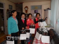 충주 봉방동 풀뿌리봉사회 김장 전달