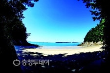 파도… 바람… 고요한 작은 섬나라 아담과 이브가 꿈꾸던 지상낙원