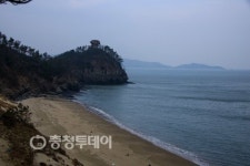 아침해가 지려나 저녁해가 뜨려나