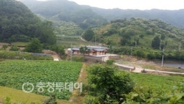 공주 황토방 펜션 인기… 신풍면 선학리 위치·1급수 물놀이장 입소문