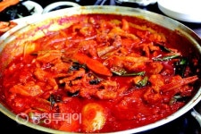 보글보글 동태찌개 얼큰한 국물 일품