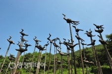 “제천 솟대작품 보며 힐링하세요”