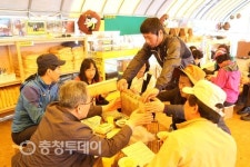 충남도 현장연수 참가자 홍성군내 체험농장 방문